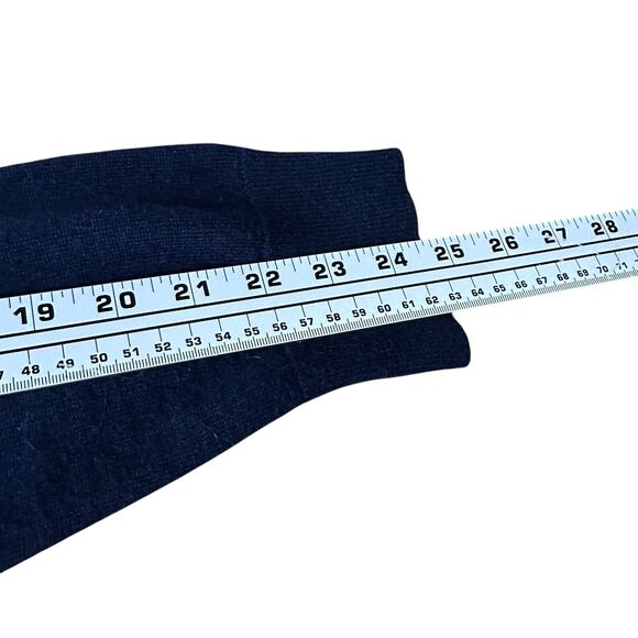 Untuckit Sweater Men’s Medium Blue 100% Merino Wool Long Sleeve V-Neck Pullover - Picture 8 of 10